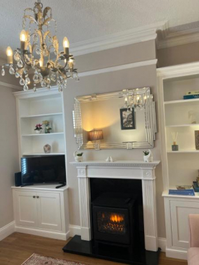 The Lily Pad - Cheltenham Townhouse, a short walk to Town Center and Racecourse